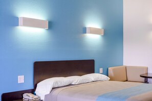 迷你吧、書桌、手提電腦工作空間、遮光窗簾/窗簾