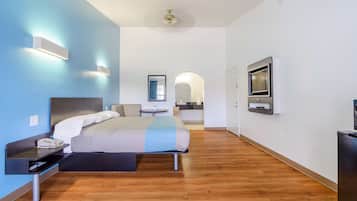 Minibar, desk, laptop workspace, blackout drapes