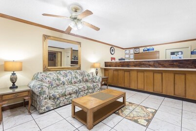 Economy Inn by OYO Ashburn I-75