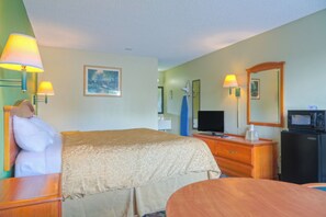 Iron/ironing board, free WiFi, bed sheets, alarm clocks