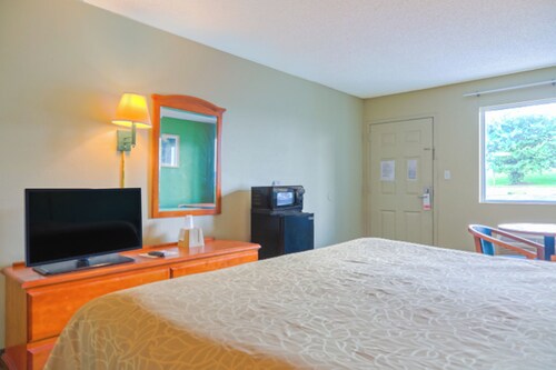 Economy Inn by OYO Ashburn I-75