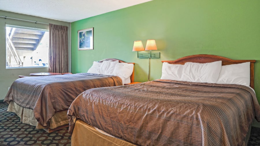 Economy Inn Ashburn GA I-75