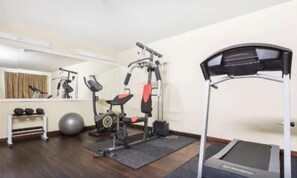 Fitness facility - Economy Inn by OYO Ashburn I-75 (Ashburn)