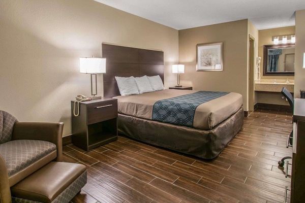 Desk, laptop workspace, iron/ironing board, rollaway beds (surcharge)