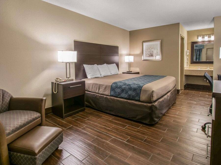 Desk, laptop workspace, iron/ironing board, rollaway beds