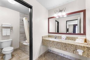 Desk, iron/ironing board, rollaway beds, free WiFi - Quality Inn & Suites Salt Lake City Airport West (Salt Lake City)
