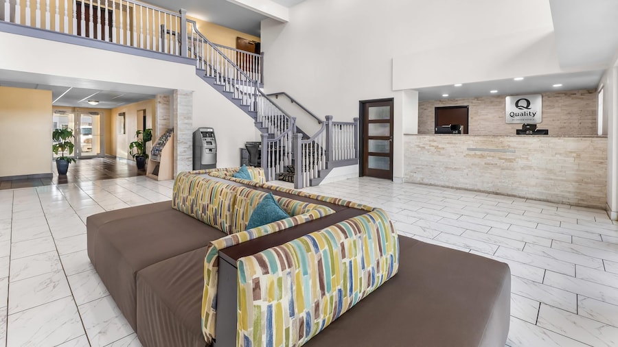 Quality Inn & Suites Airport West