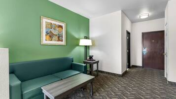 Een bureau, een strijkplank/strijkijzer, extra bedden (toeslag)