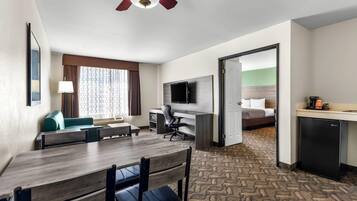 Desk, iron/ironing board, rollaway beds, free WiFi