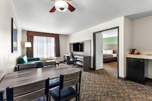 Desk, iron/ironing board, rollaway beds, free WiFi - Quality Inn & Suites Salt Lake City Airport West (Salt Lake City)