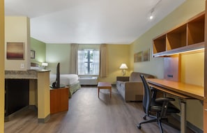 Premium Studio, Non Smoking, Refrigerator & Microwave | Hypo-allergenic bedding, iron/ironing board, free cots/infant beds, WiFi