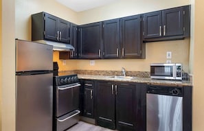 Hypo-allergenic bedding, iron/ironing board, free cribs/infant beds - Extended Stay America Suites Atlanta Norcross Peachtree Corn (Norcross)