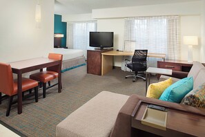 1 Schlafzimmer, Zimmersafe, Schreibtisch, Bügeleisen/Bügelbrett