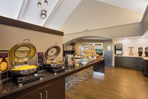 Petit déjeuner buffet compris tous les jours