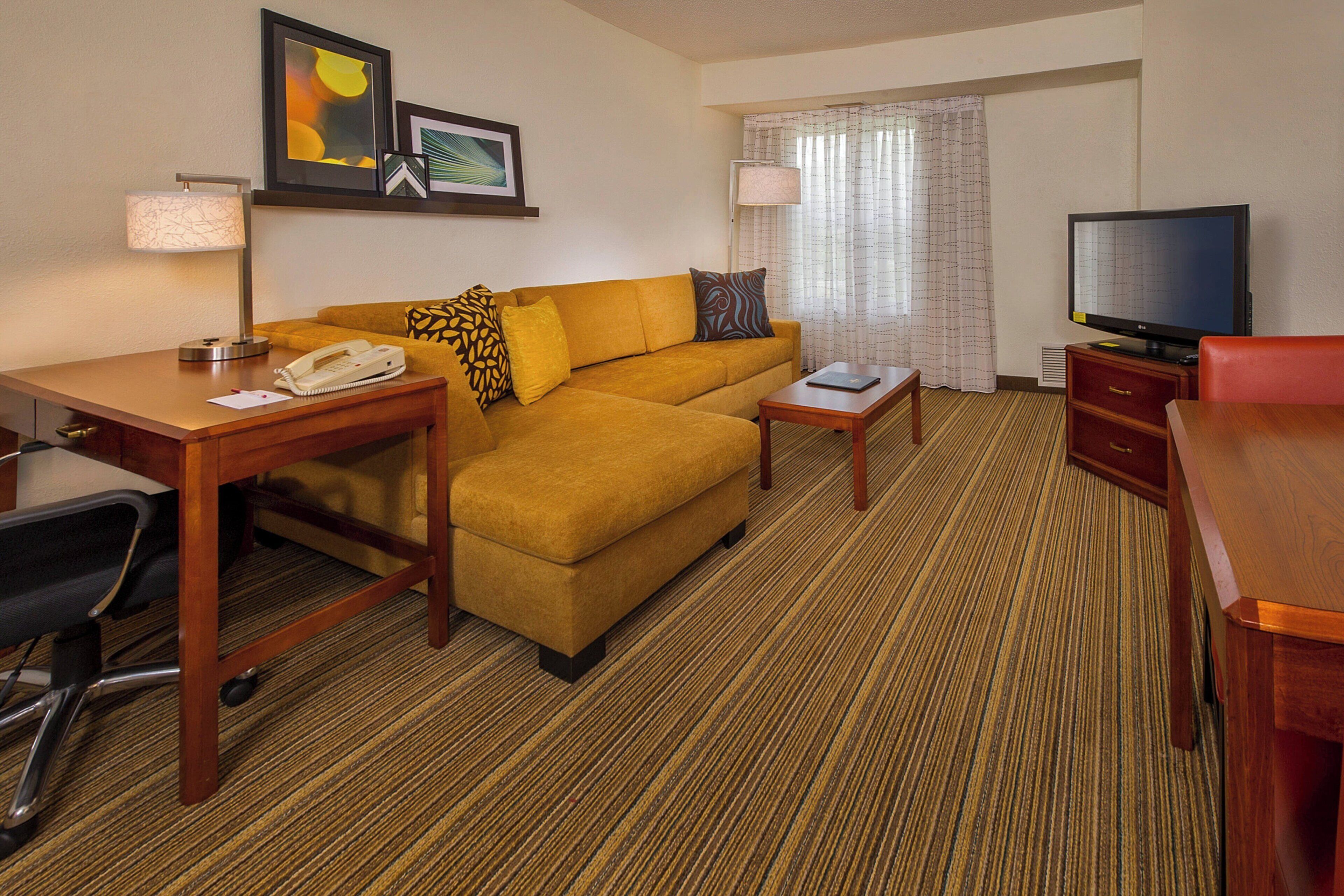 suite, 1 bedroom | living area | 43-inch flat-screen tv with cable channels, netflix, streaming services