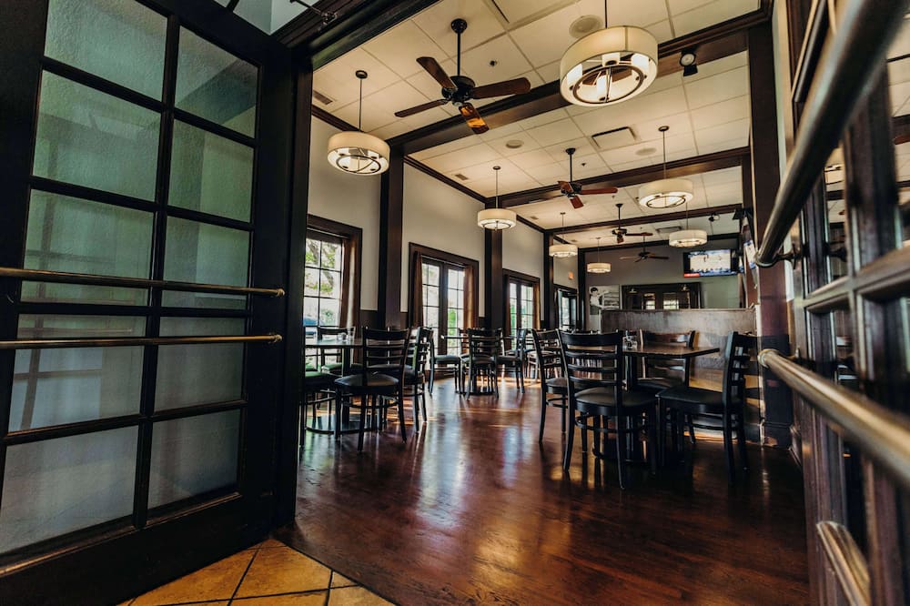 Doubletree by Hilton Pleasant Prairie Kenosha