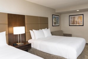 In-room safe, blackout drapes, iron/ironing board, free WiFi - Doubletree by Hilton Pleasant Prairie Kenosha (Pleasant Prairie)