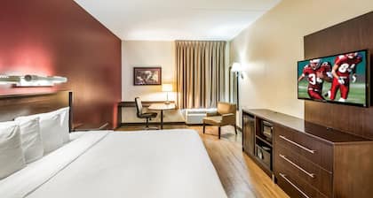 Red Roof Inn PLUS+ Austin South