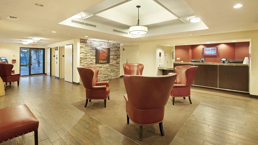 Red Roof Inn PLUS+ Austin South