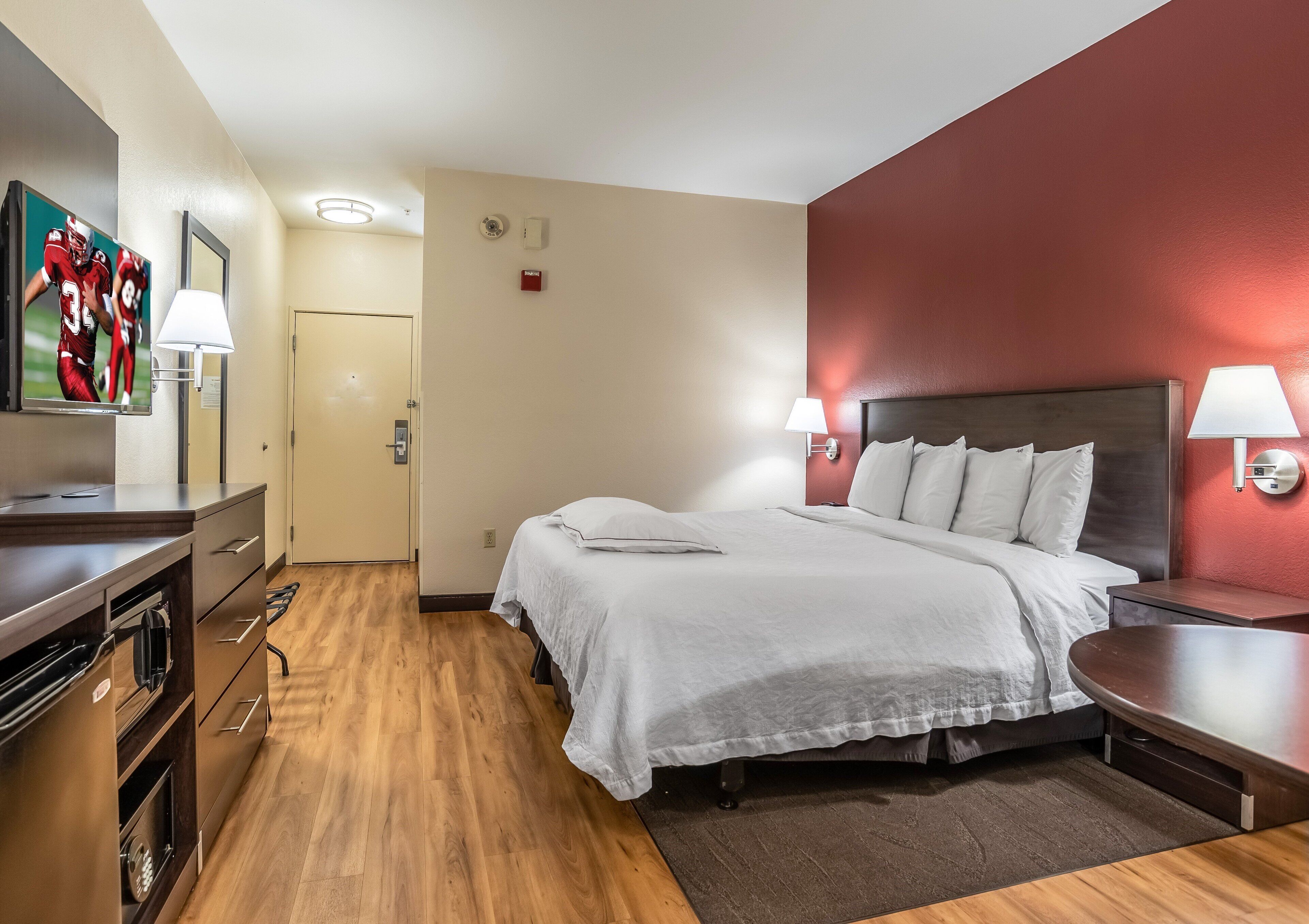 Photo - Red Roof Inn PLUS+ Austin South – Airport.