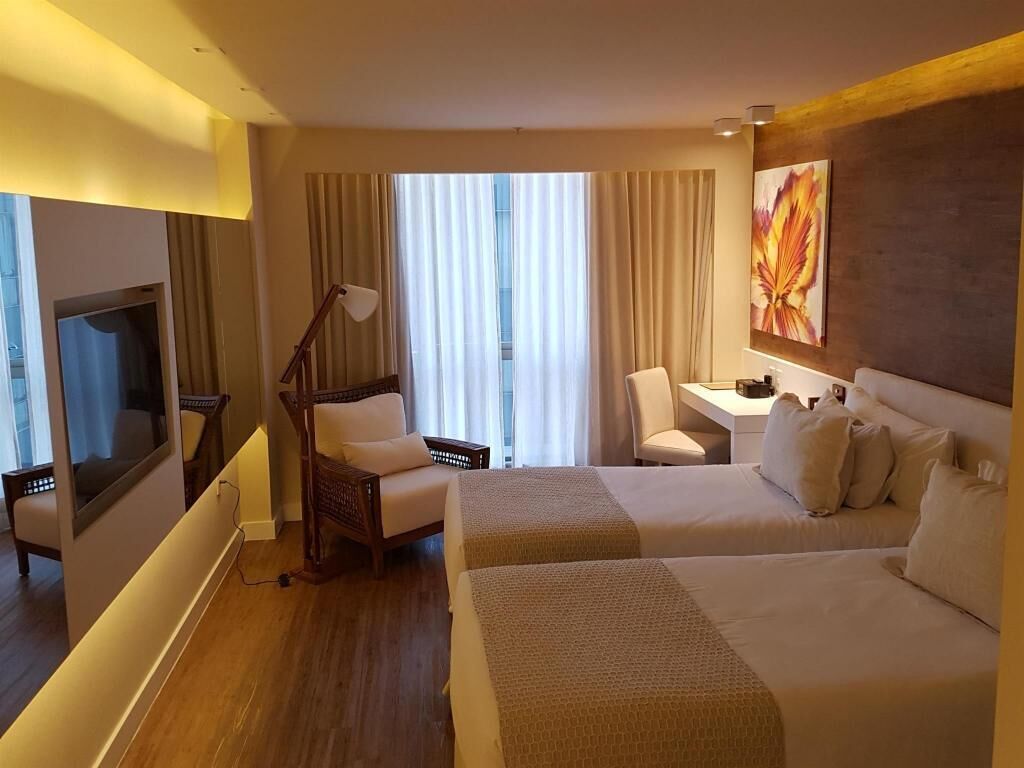 Pillowtop beds, in-room safe, desk, blackout drapes