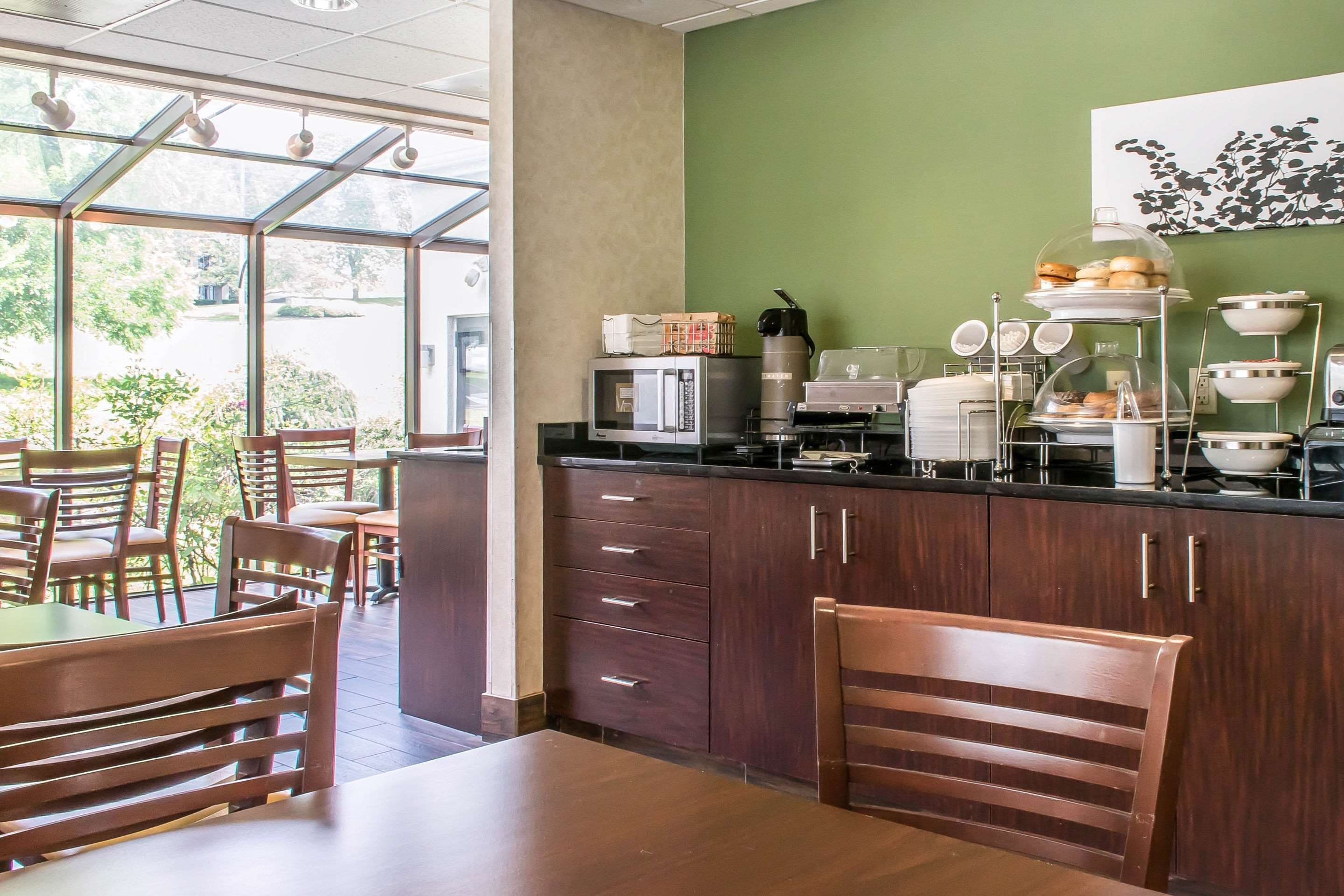 free daily continental breakfast