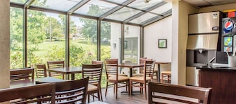 Sleep Inn & Suites of Lancaster County