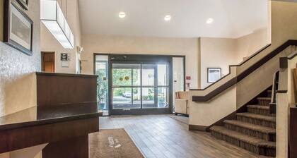Sleep Inn & Suites of Lancaster County