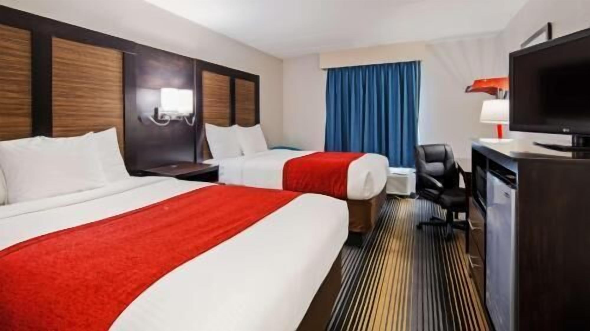 In-room safe, desk, laptop workspace, blackout curtains