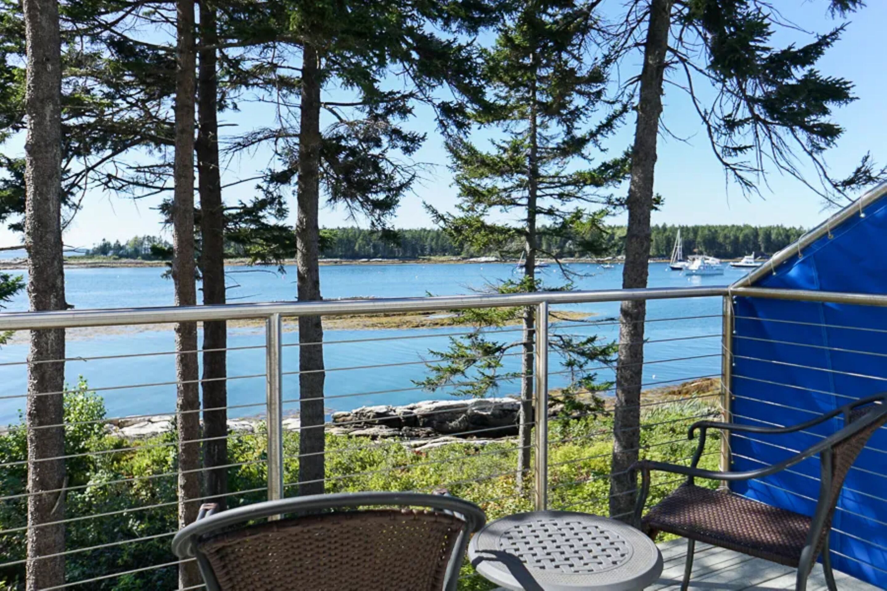 Fairwinds Spa Accessible | Premium bedding, laptop workspace, iron/ironing board, cots/infant beds