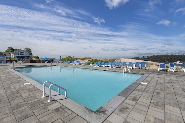 Seasonal outdoor pool, pool umbrellas, sun loungers