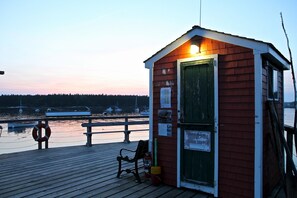 Dock