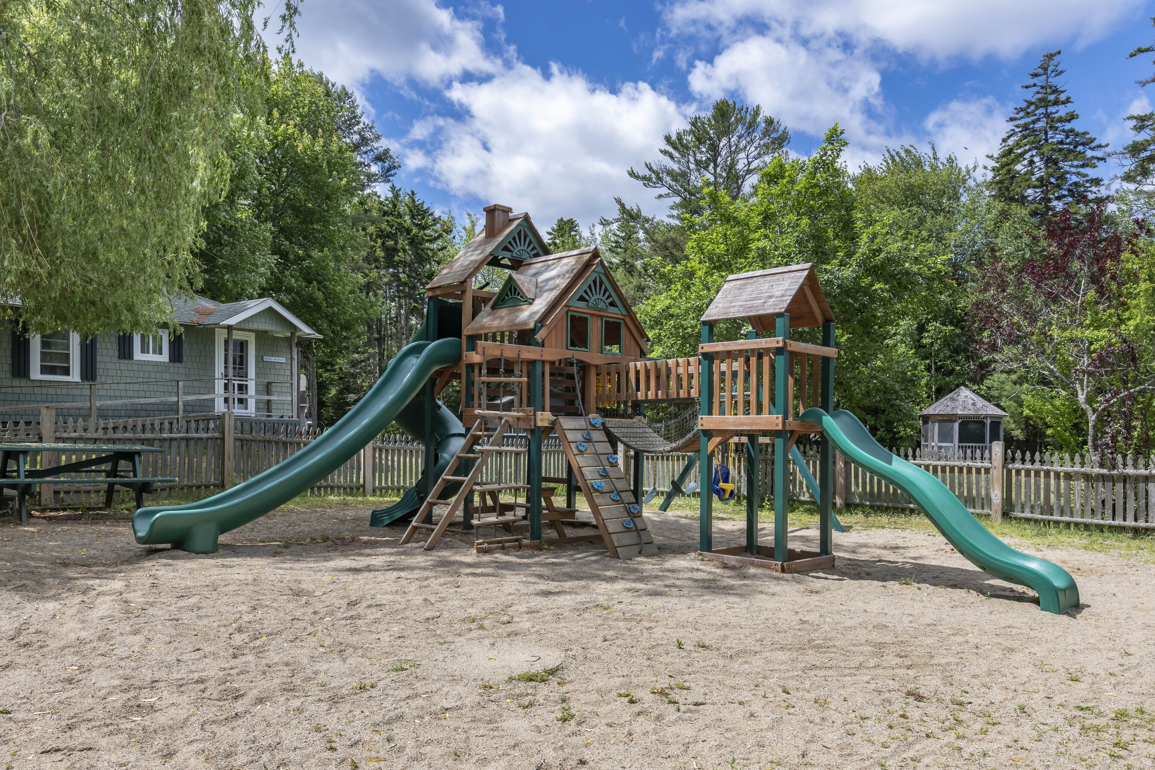 children’s play area – outdoor