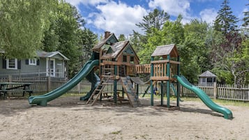 Children’s play area – outdoor