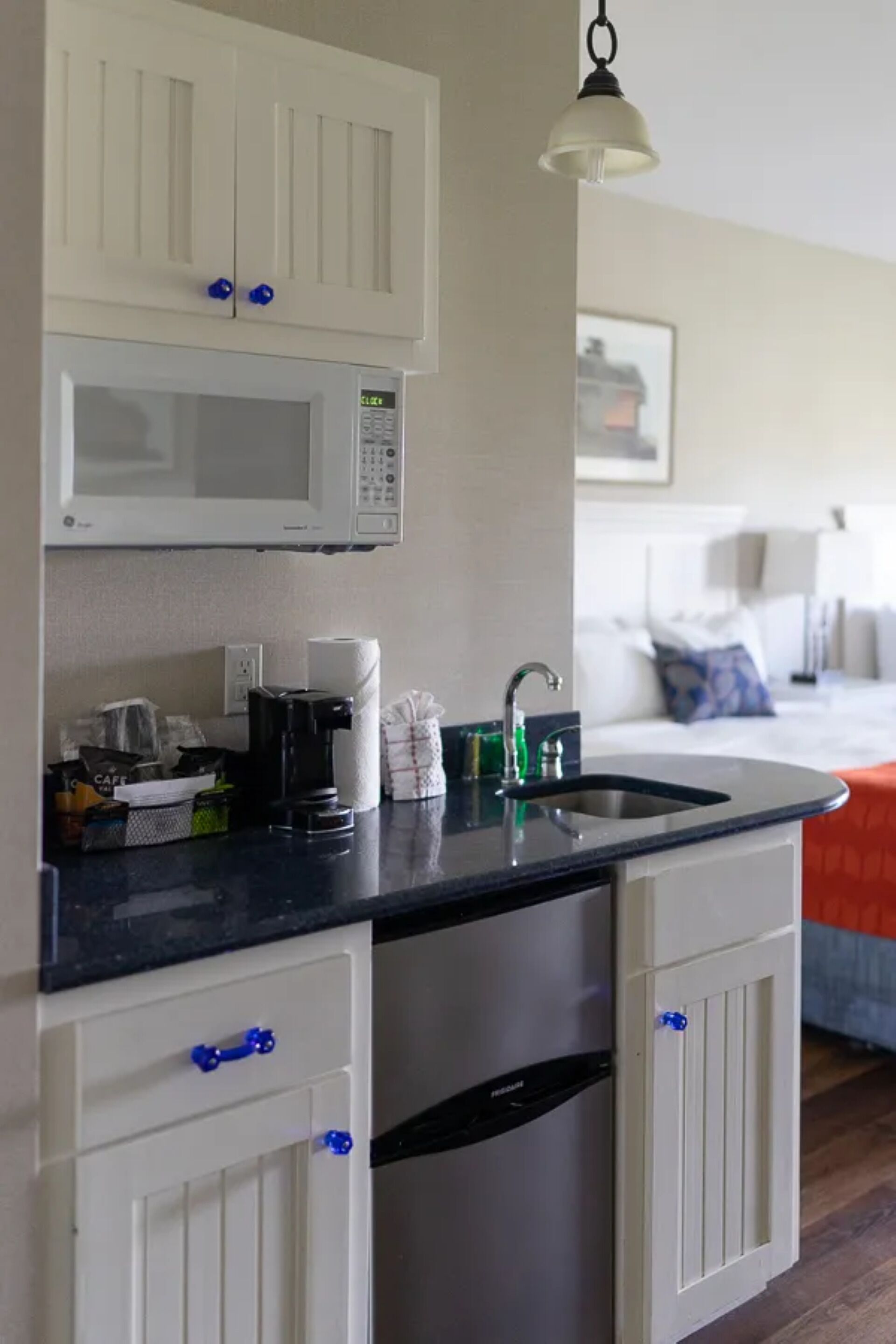 studio suite | private kitchenette