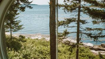 Fairwinds Spa Accessible | Premium bedding, laptop workspace, iron/ironing board, cots/infant beds