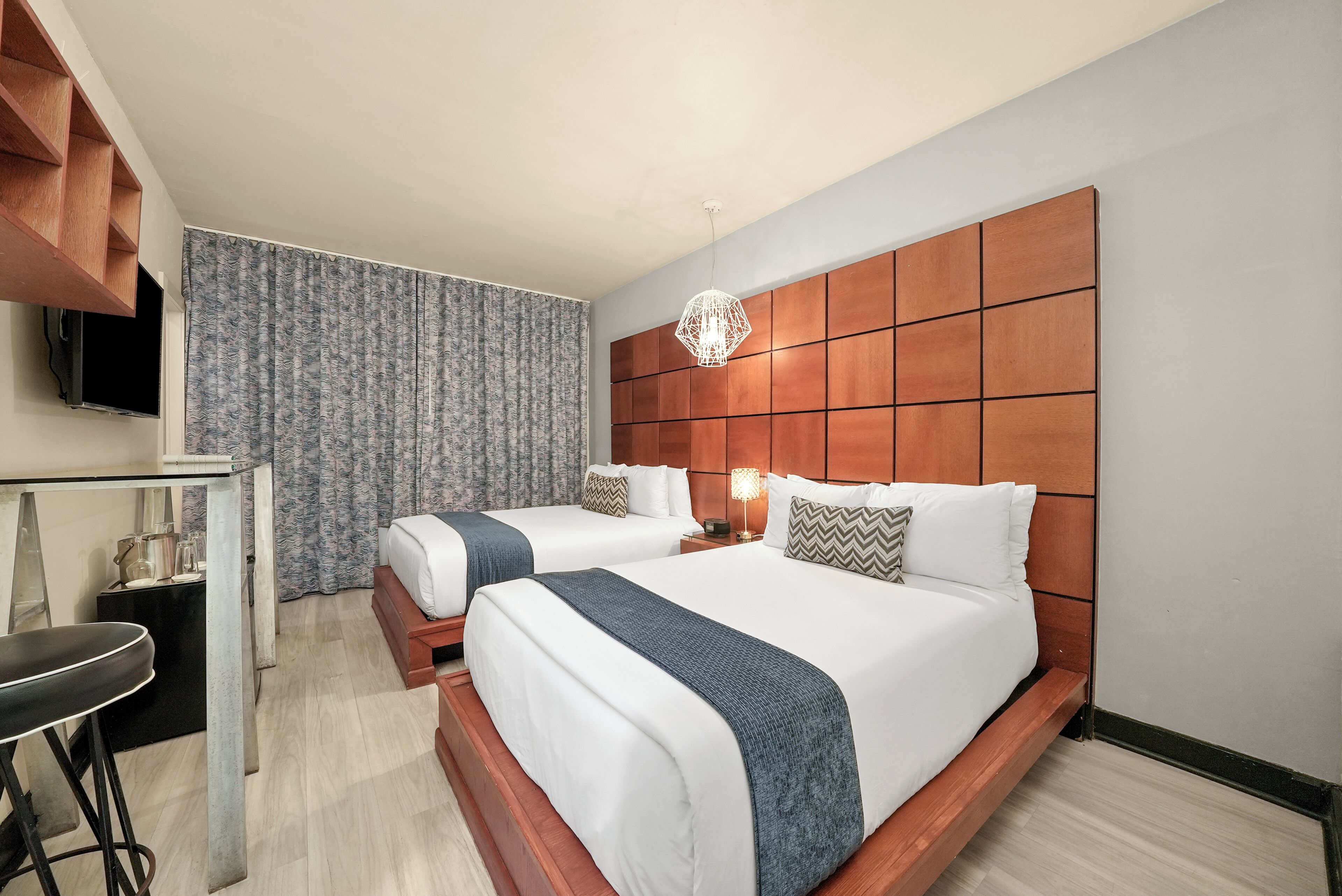 Photo - Chesterfield Hotel & Suites