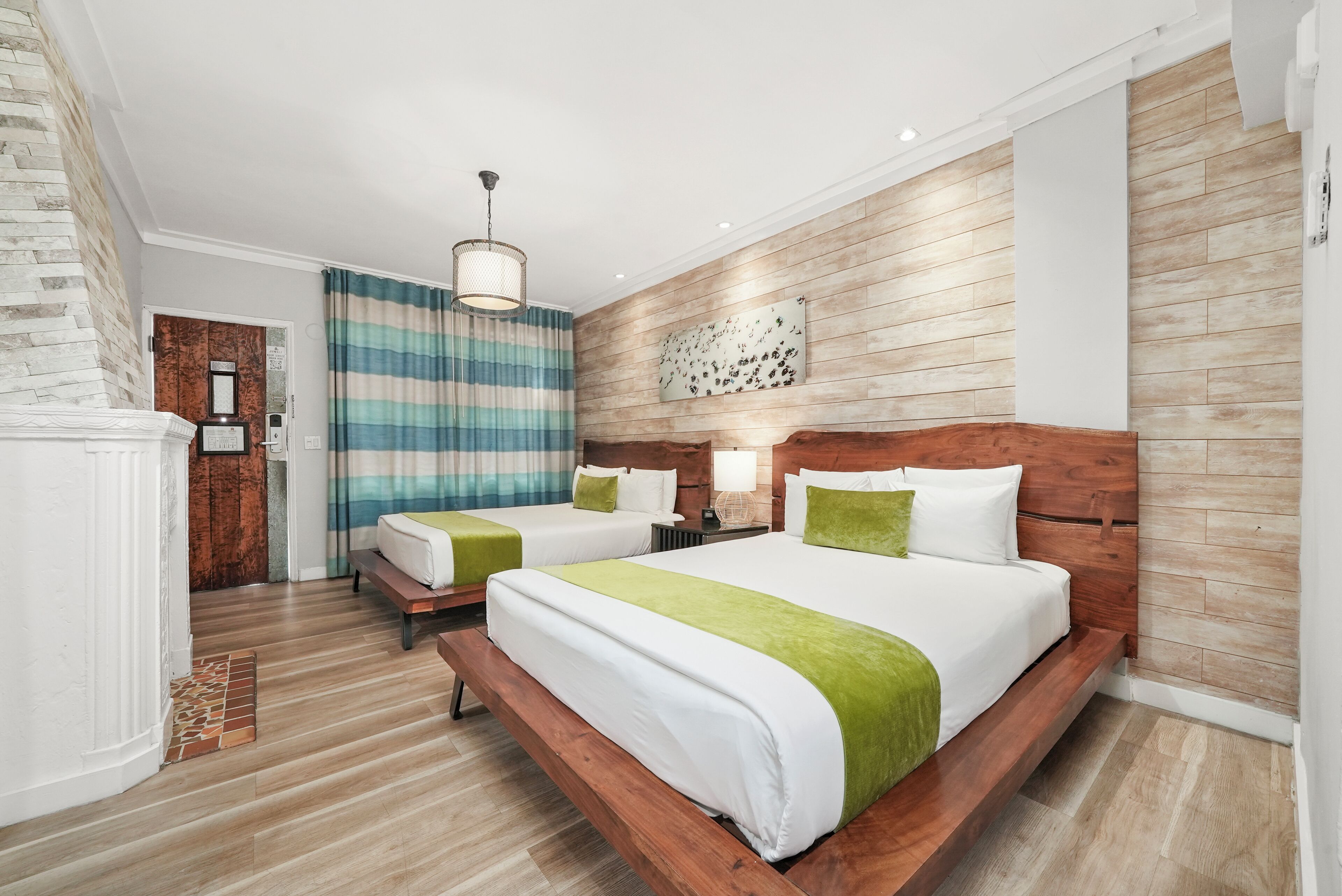 Photo - Chesterfield Hotel & Suites