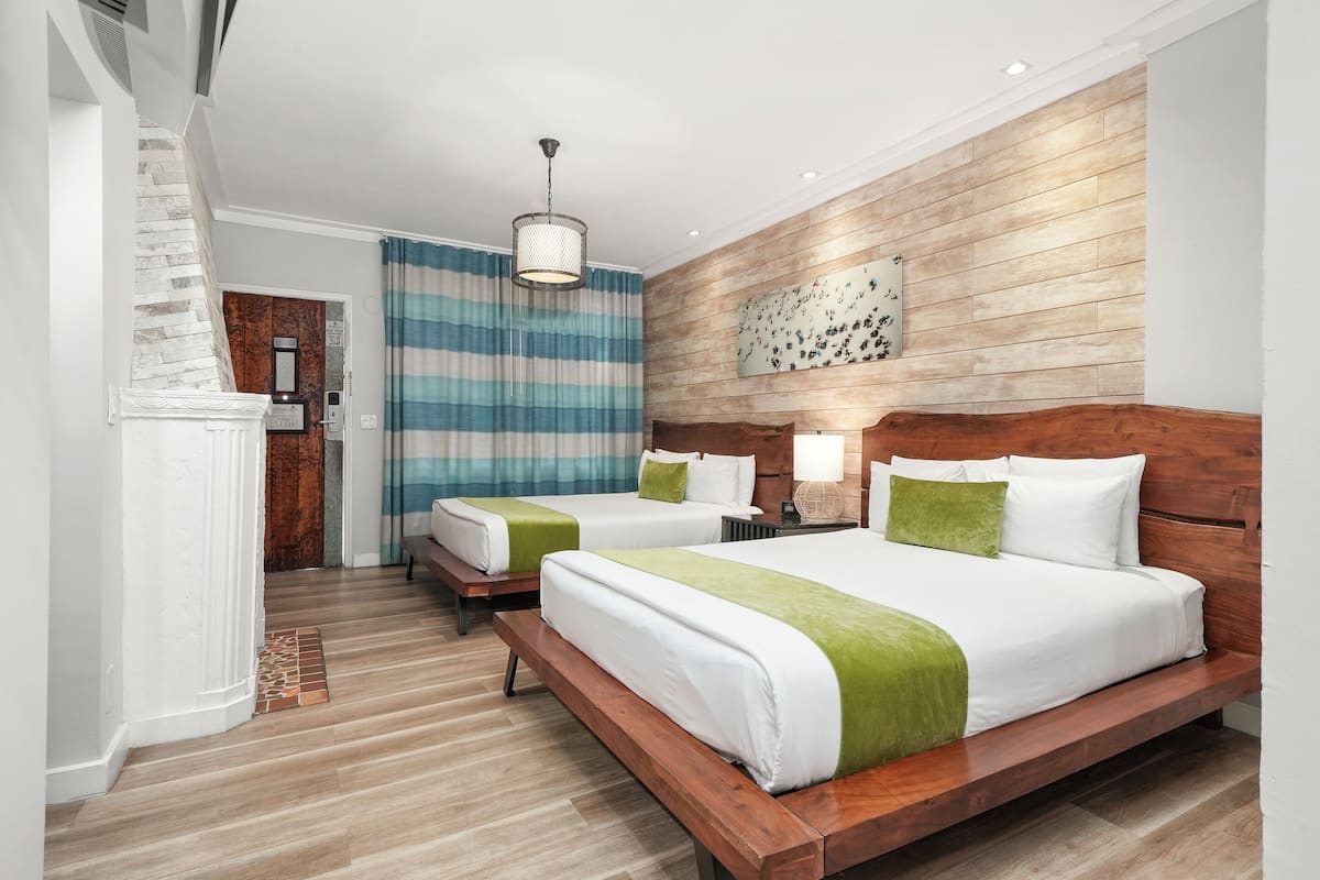 Suite Deluxe, letti multipli (400 sq ft) | 1 camera, biancheria in cotone egiziano
