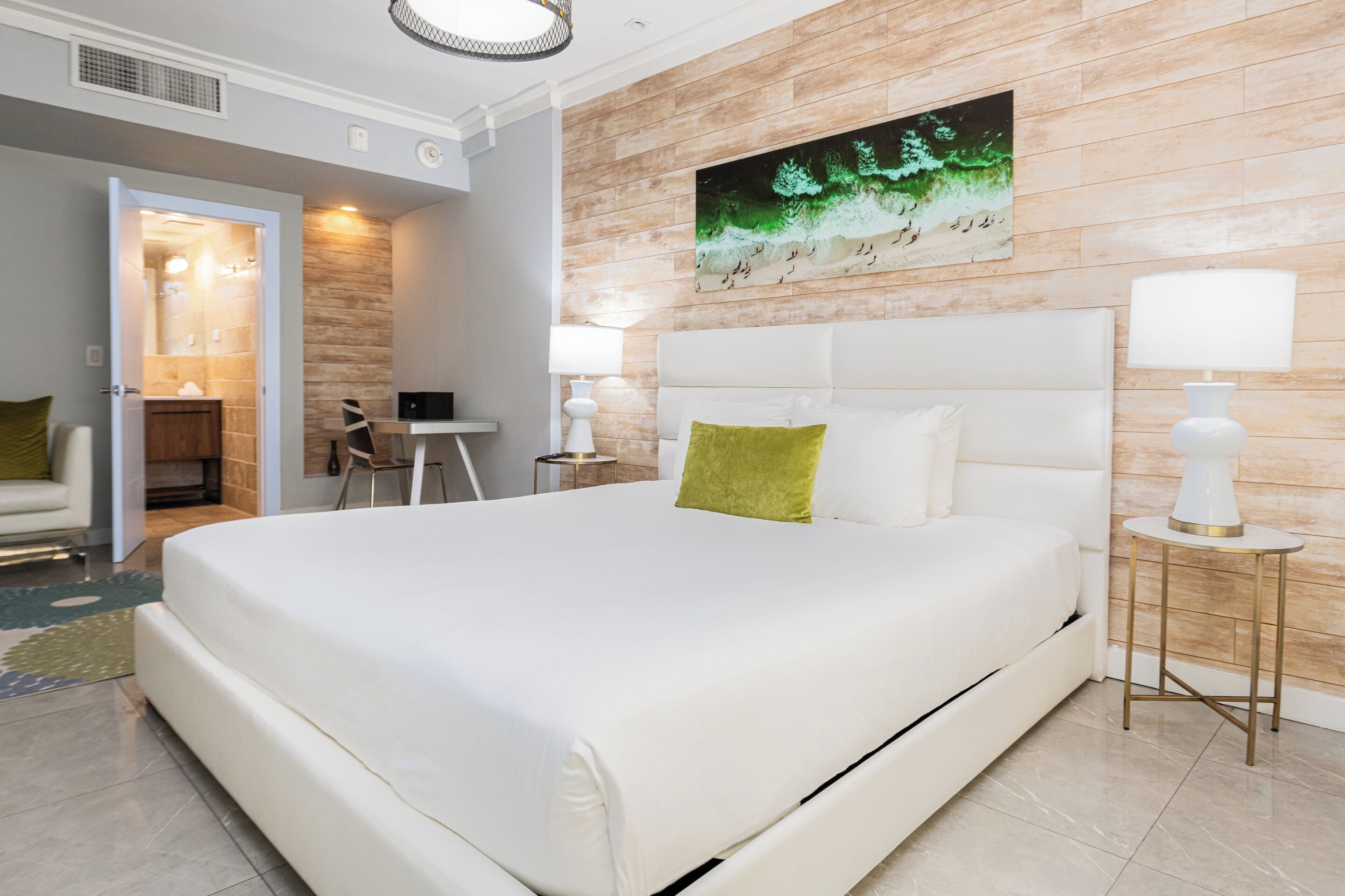Photo - Chesterfield Hotel & Suites
