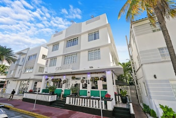 Hotel Exterior at Chesterfield Hotel & Suites