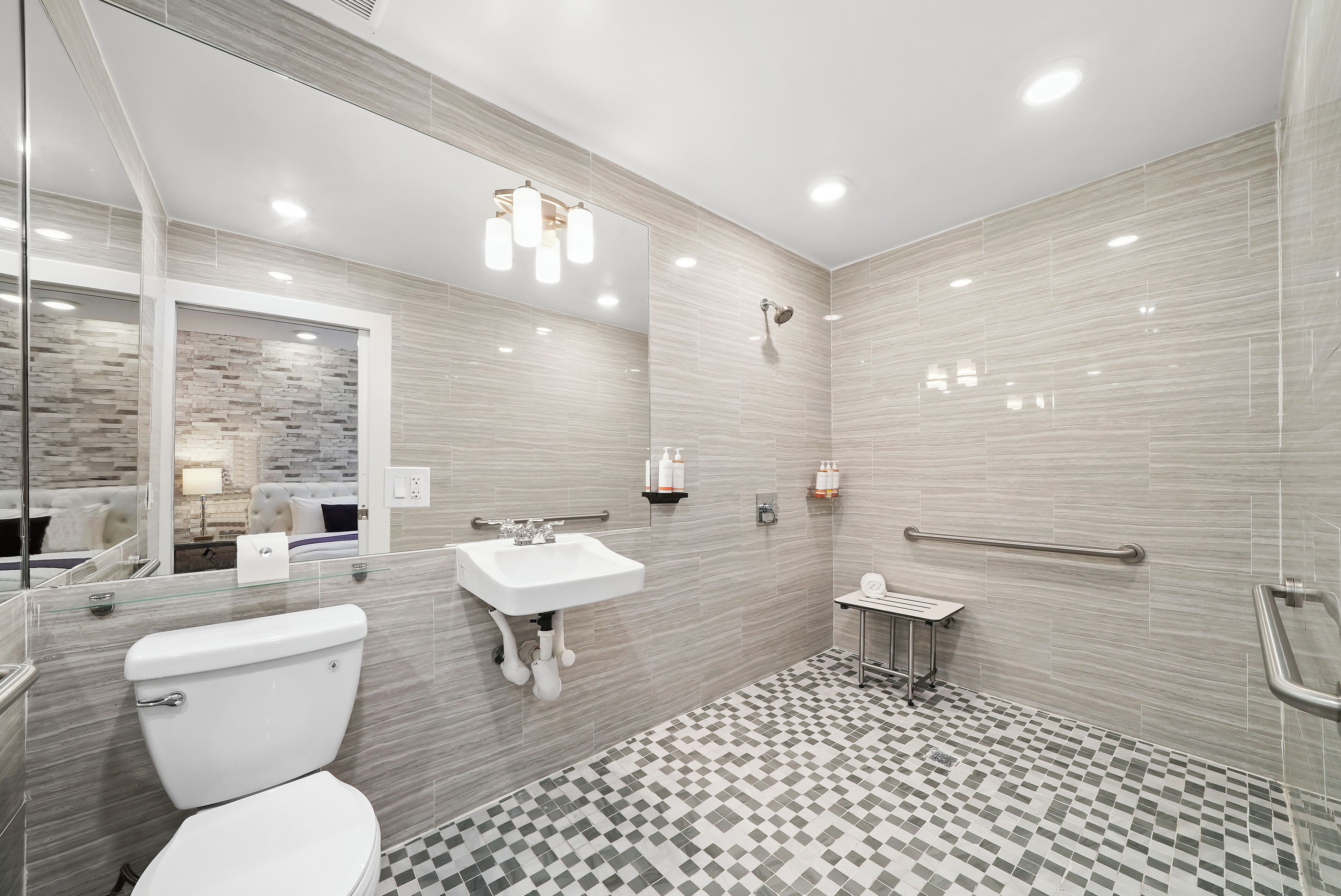 Photo - Shelley Hotel