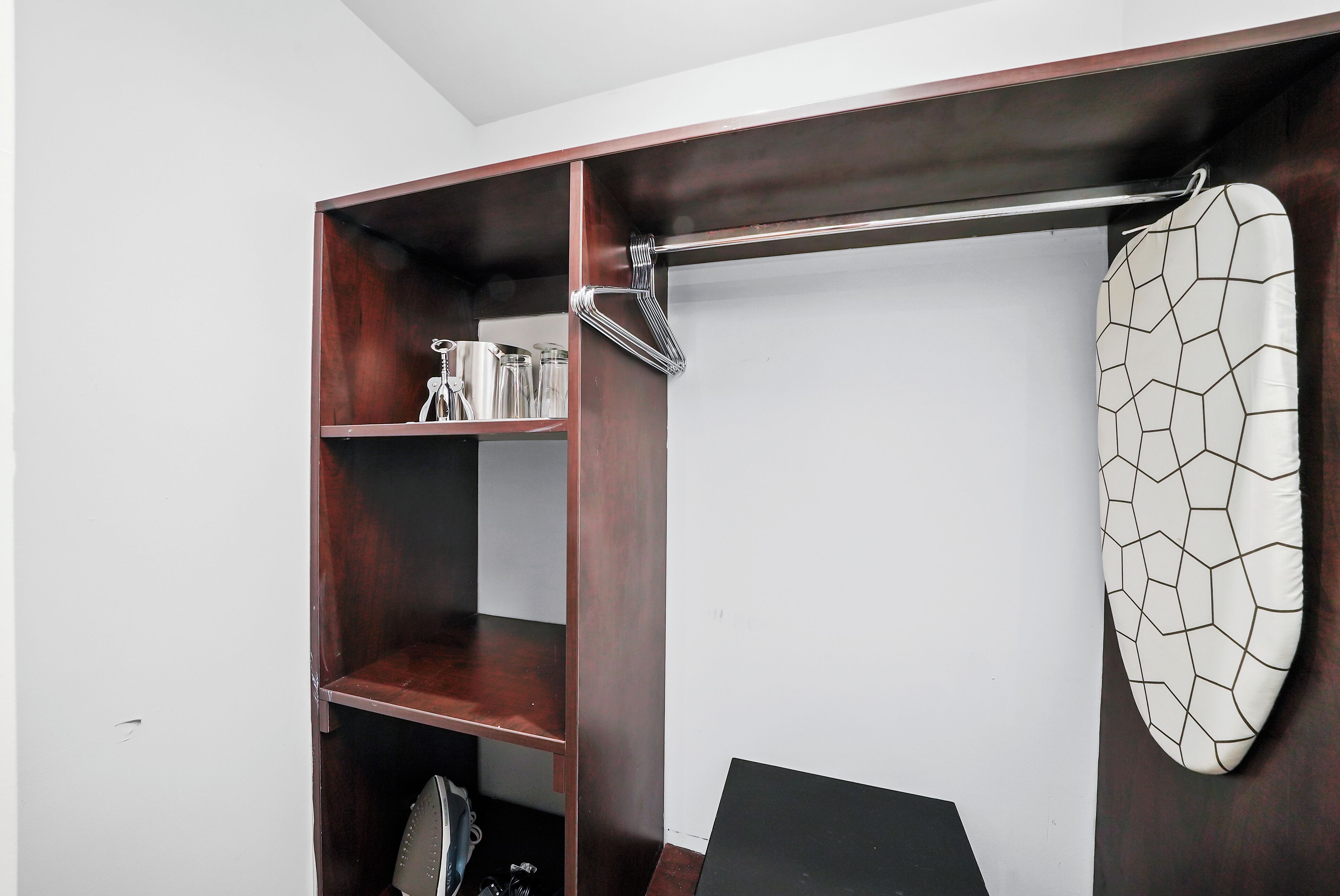 Photo - Shelley Hotel