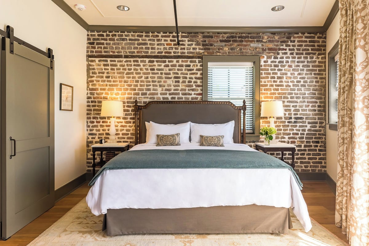 Suite, 1 King Bed (St. Phillip Suite) | Biancheria da letto ipoallergenica, una cassaforte in camera