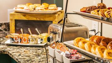 Free daily continental breakfast