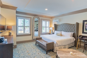 Executive Suite, 1 Bedroom | In-room safe, desk, laptop workspace, iron/ironing board at Andrew Pinckney Inn