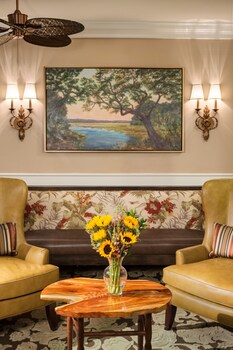 Cotesworth Suite | Bathroom | Free toiletries, hair dryer, bathrobes, towels at Andrew Pinckney Inn