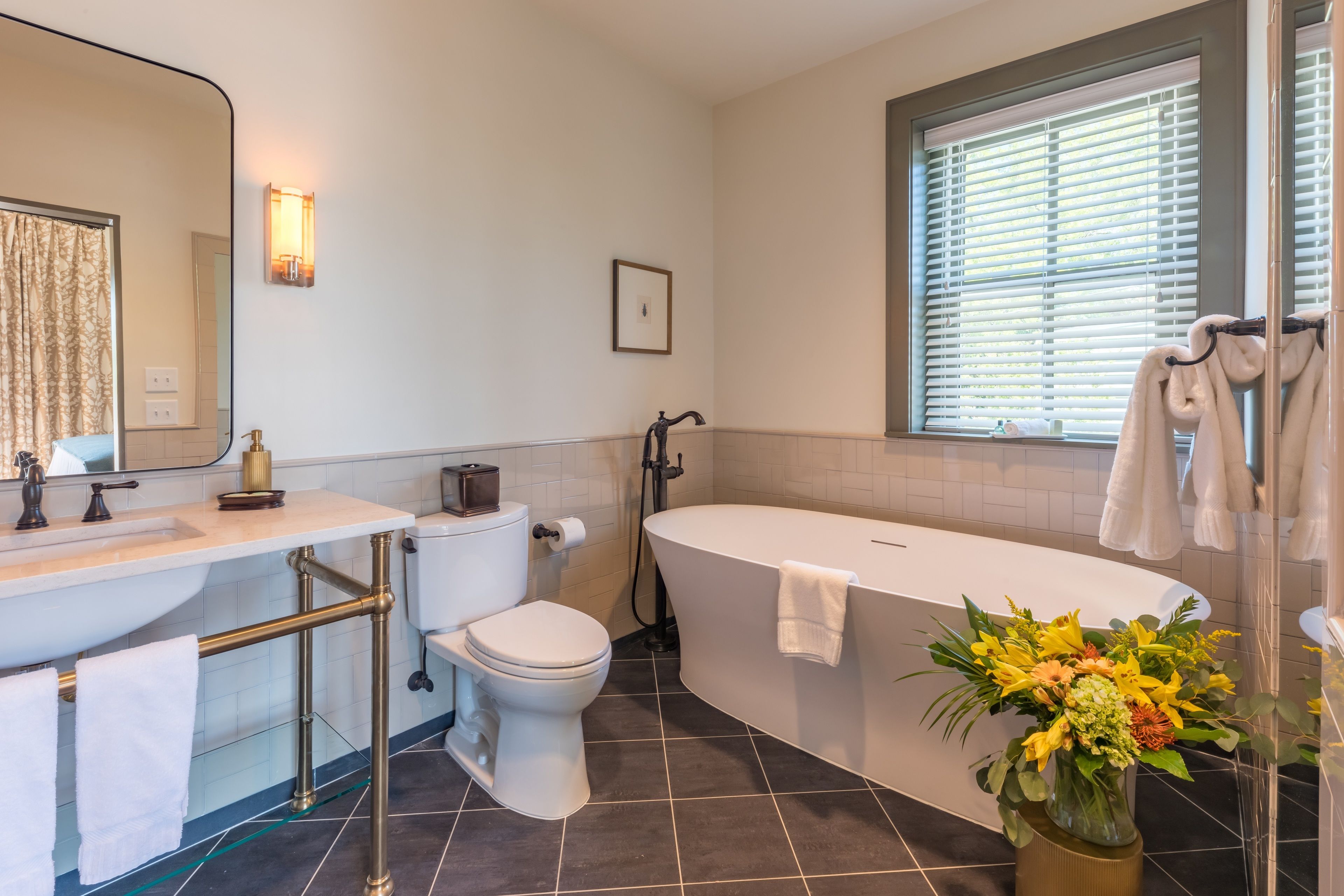 suite, 1 king bed (st. phillip suite) | bathroom | free toiletries, hair dryer, bathrobes, towels