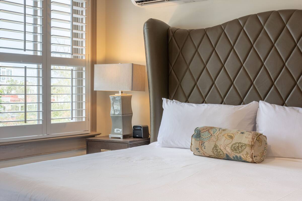 Hypo-allergenic bedding available, down comforters, in-room safe, desk