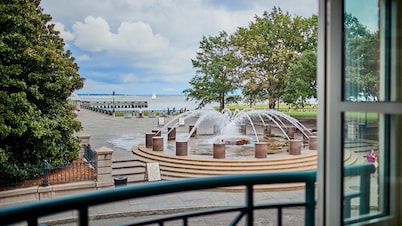 HarbourView Inn